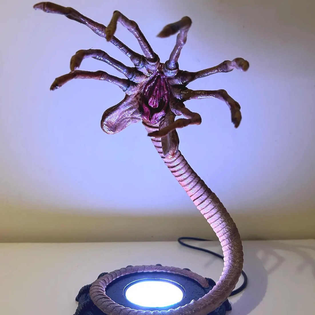 Halloween Party Supplies - Lámpara Alien Facehugger, Luz Nocturna, Decoración